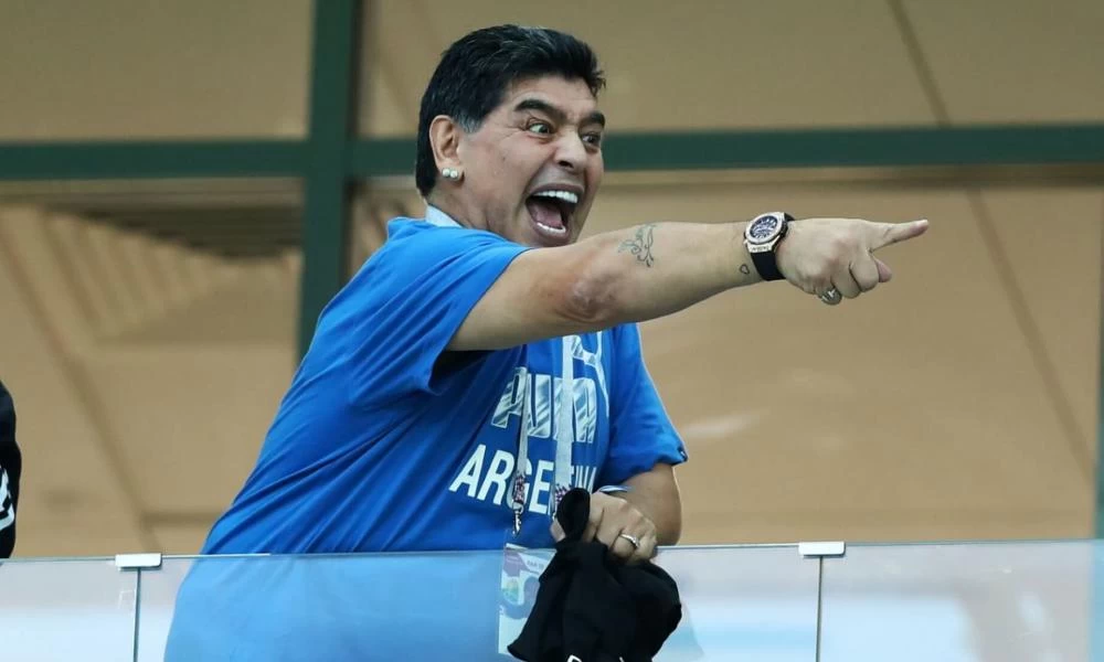 Ο Μαραντόνα “έσπασε” την καραντίνα και έκανε πάρτι στο σπίτι του (βίντεο)